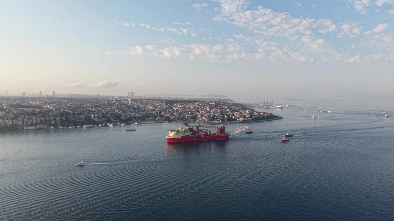 Boğaz hattı çift yönlü trafiğe kapatıldı