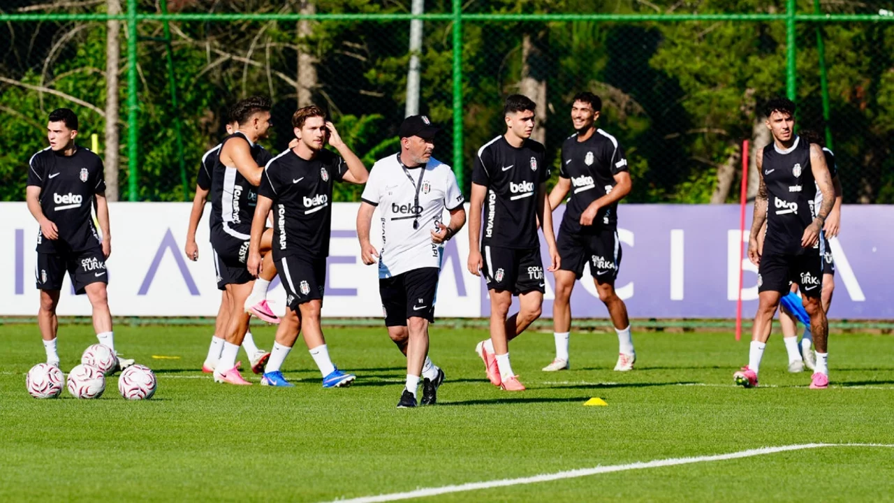 Beşiktaş, Slovakya kampındaki ilk antrenmanını yaptı