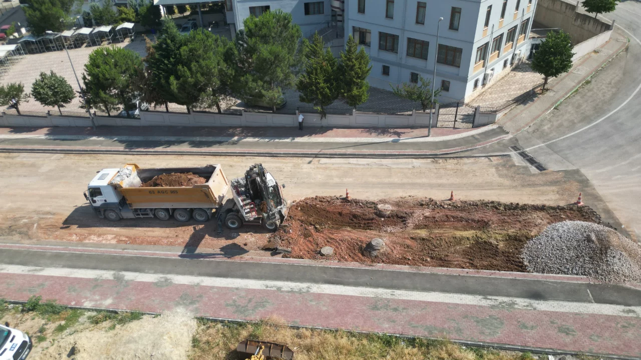 Bursa'da bu cadde baştan sona yenileniyor! &Ccedil;alışmalar resmen başladı