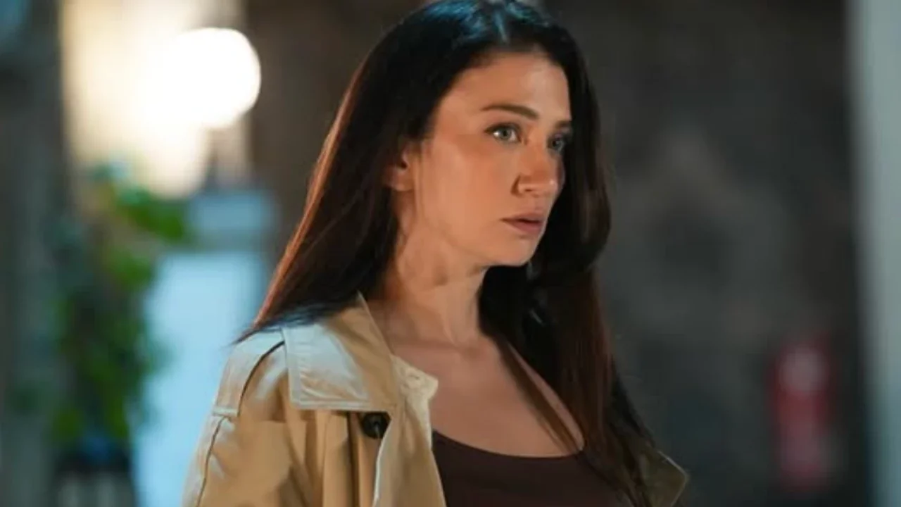 Ceren Benderlioğlu'ndan yeni proje sürprizi! "Aşk ve Taht" kadrosuna güçlü transfer