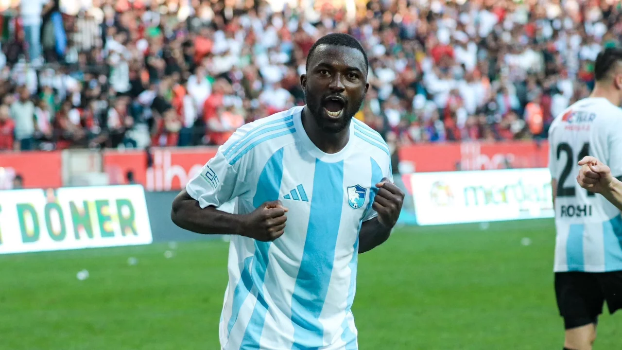 Erzurumspor FK'da üç isimle yollar ayrıldı