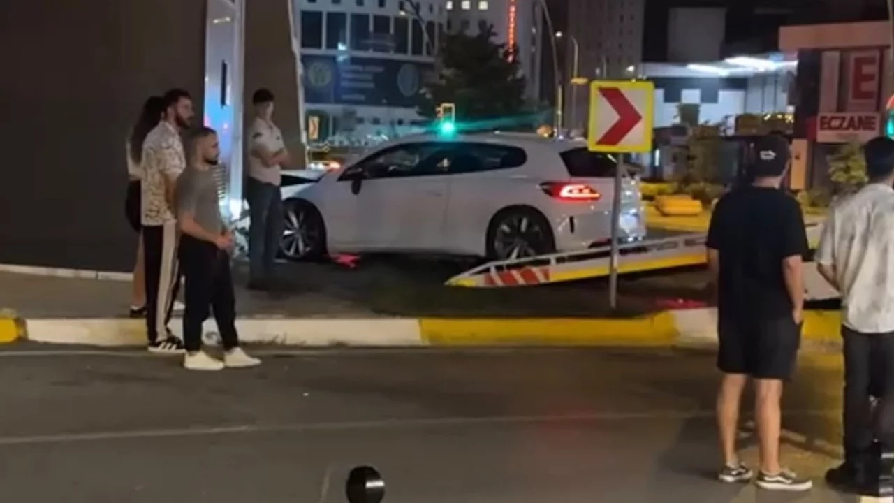 Silahlı saldırıdan kaçarken kaza yaptı, yaşamını yitirdi