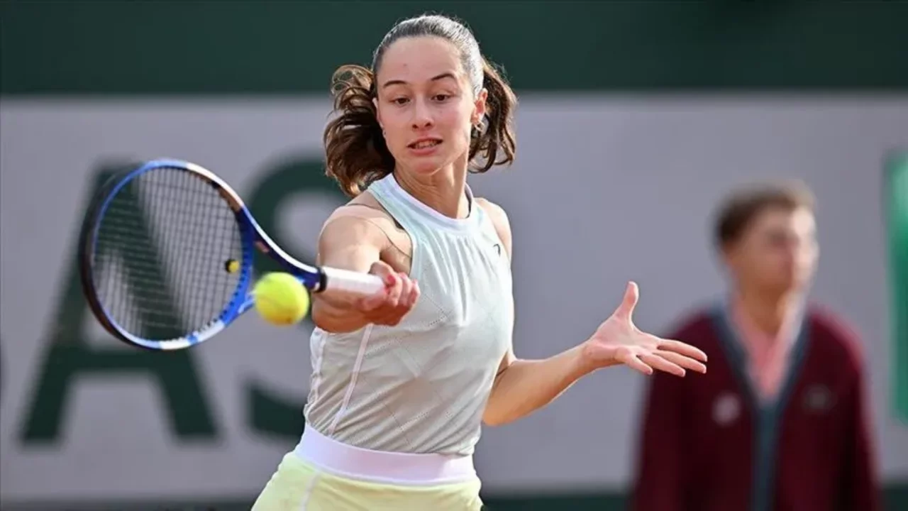 Milli tenis&ccedil;i Zeynep S&ouml;nmez, Wimbledon'dan &ccedil;iftlerde turnuvaya veda etti