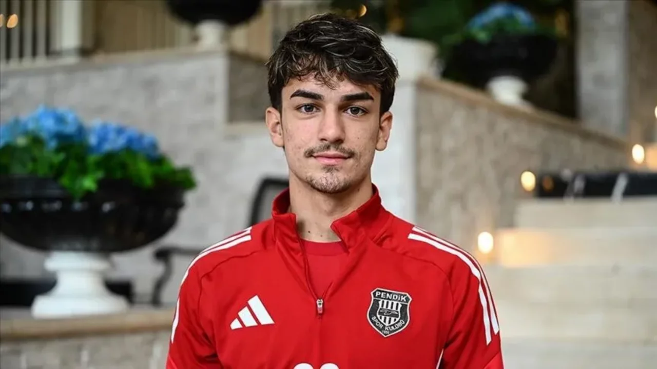 Bursaspor bir transferi daha duyurdu! Gen&ccedil; isim imzayı attı...