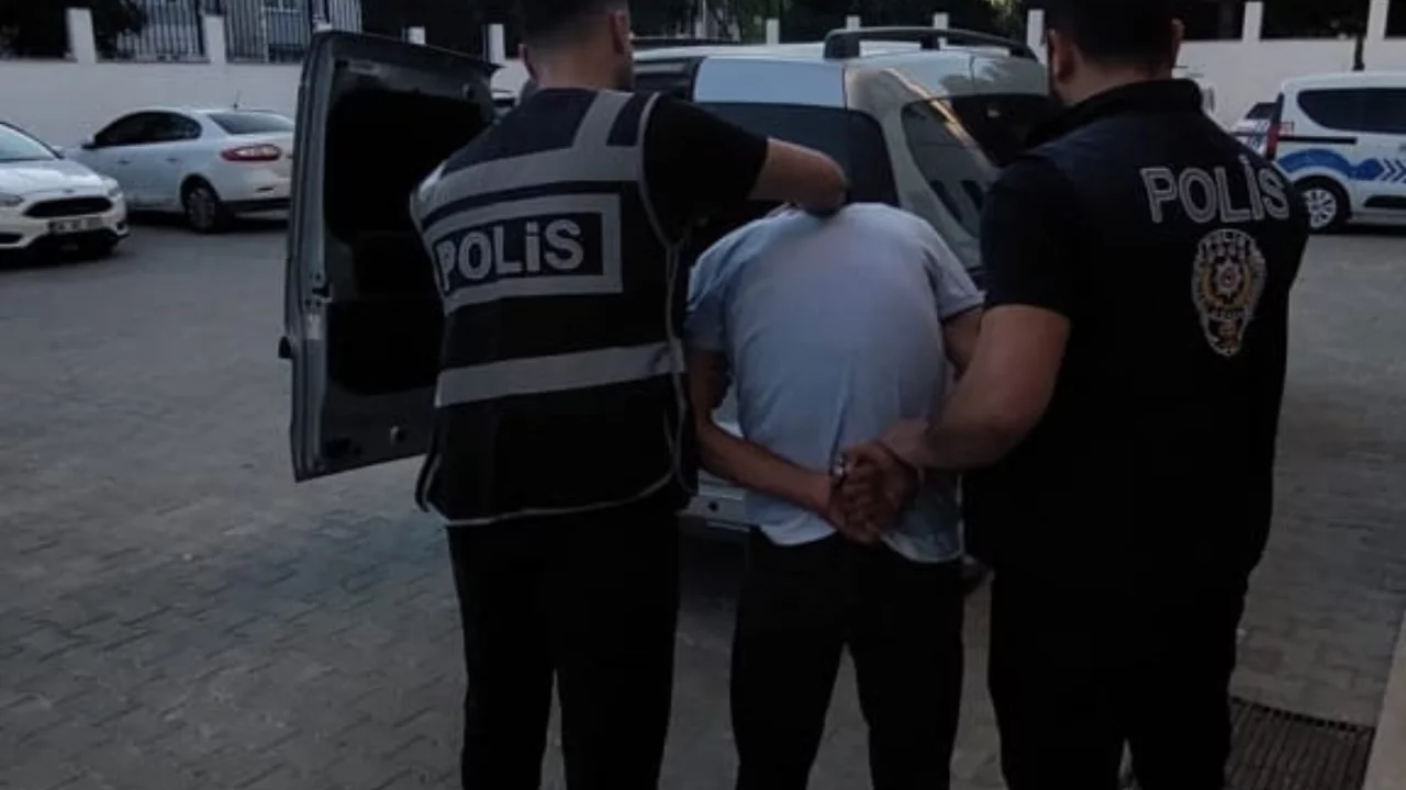 Bursa'da pazaryerini mesken tutan hırsız kameralara takıldı! Sonu cezaevi oldu