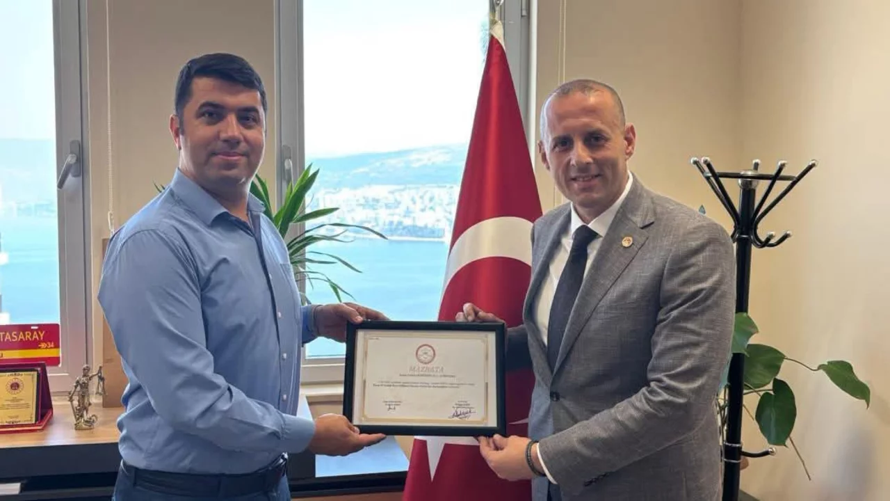 Bursa MHP'de kongre sonrası mazbata teslimi ger&ccedil;ekleştirildi