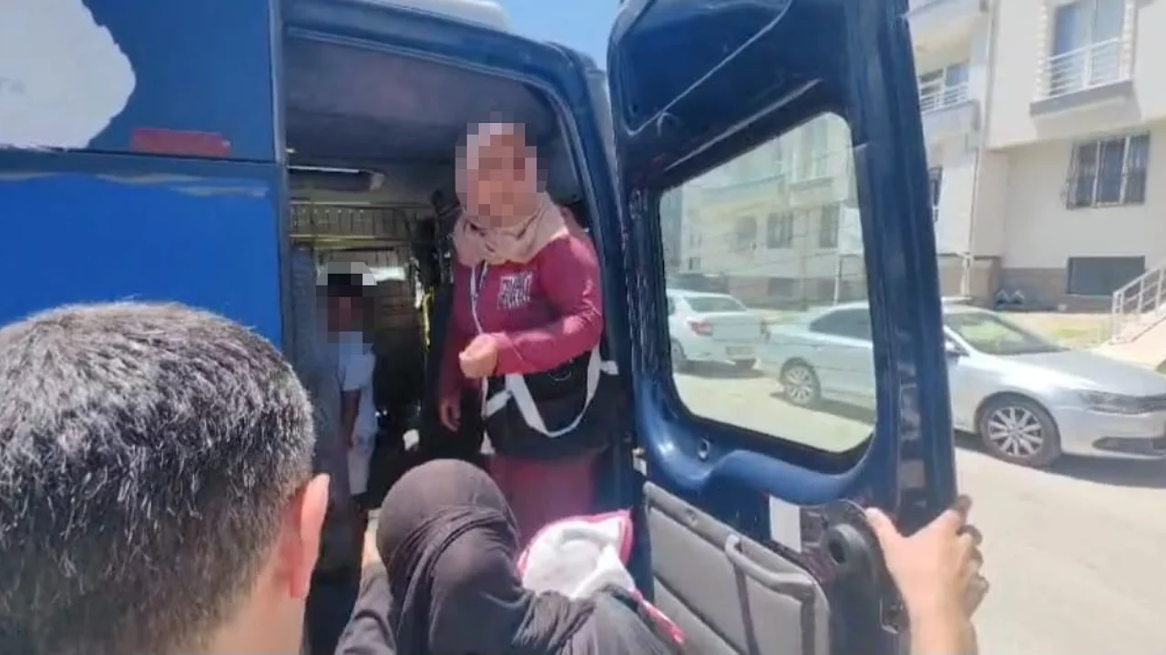 Kentte pes dedirten olay! Aynı g&uuml;n 2 defa yakalanan dilenci...