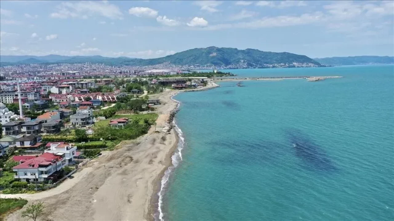 Valilik a&ccedil;ıkladı, Ordu'da denize girişler 2 g&uuml;nd&uuml;r yasak...