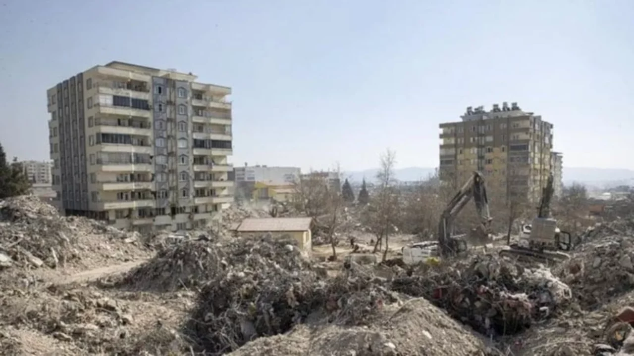 123 kişiye mezar olan Ebrar Sitesi davasında karar! M&uuml;teahhidin aldığı ceza belli oldu...