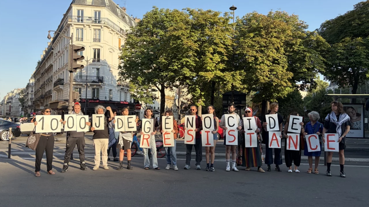 Paris'te Gazze i&ccedil;in 1000. g&uuml;n mesajı! Filistin'e destek g&ouml;sterisinde duygusal anlar