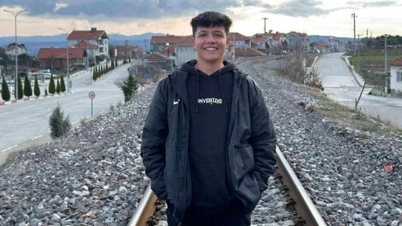 Denize giren 18 yaşındaki Polat, hayatını kaybetti