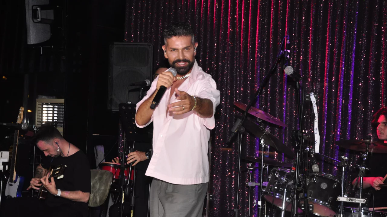 Mehmet Çevik Bursa'ya dolu dolu Cuma gecesi yaşattı