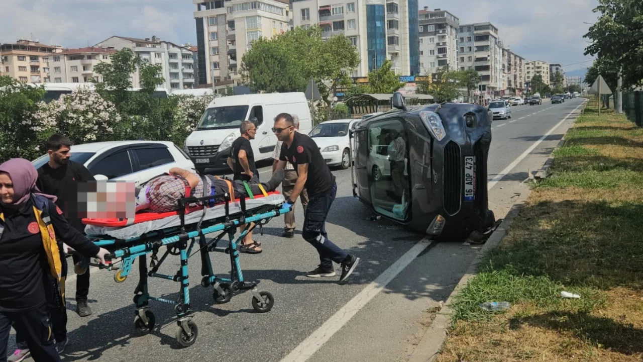 Bursa'da korkutan kaza! Takla atan aracın s&uuml;r&uuml;c&uuml;s&uuml; tanınmış iş insanı &ccedil;ıktı