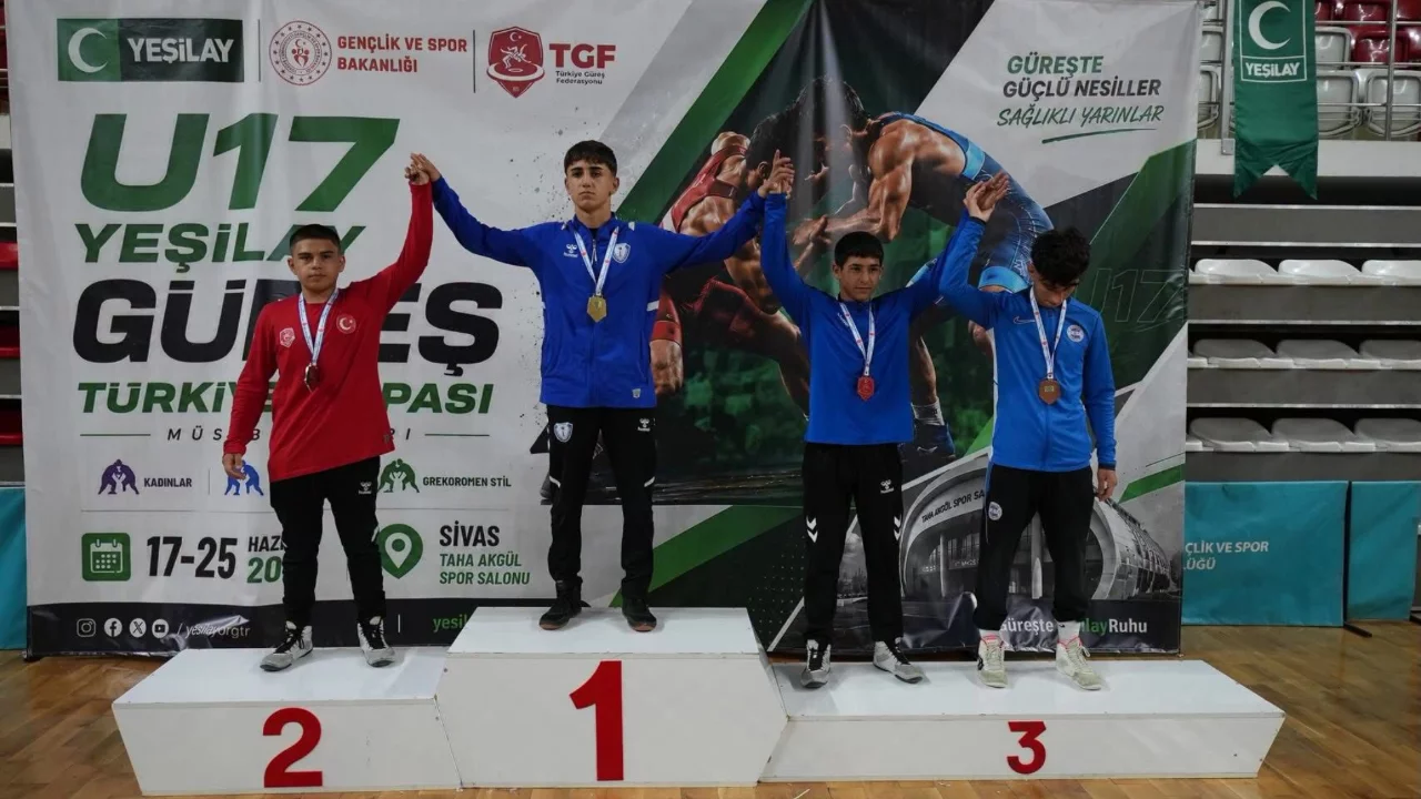 Bursa'nın gururu oldular! Yıldırım Belediyespor Türkiye ikinciliğine uzandı