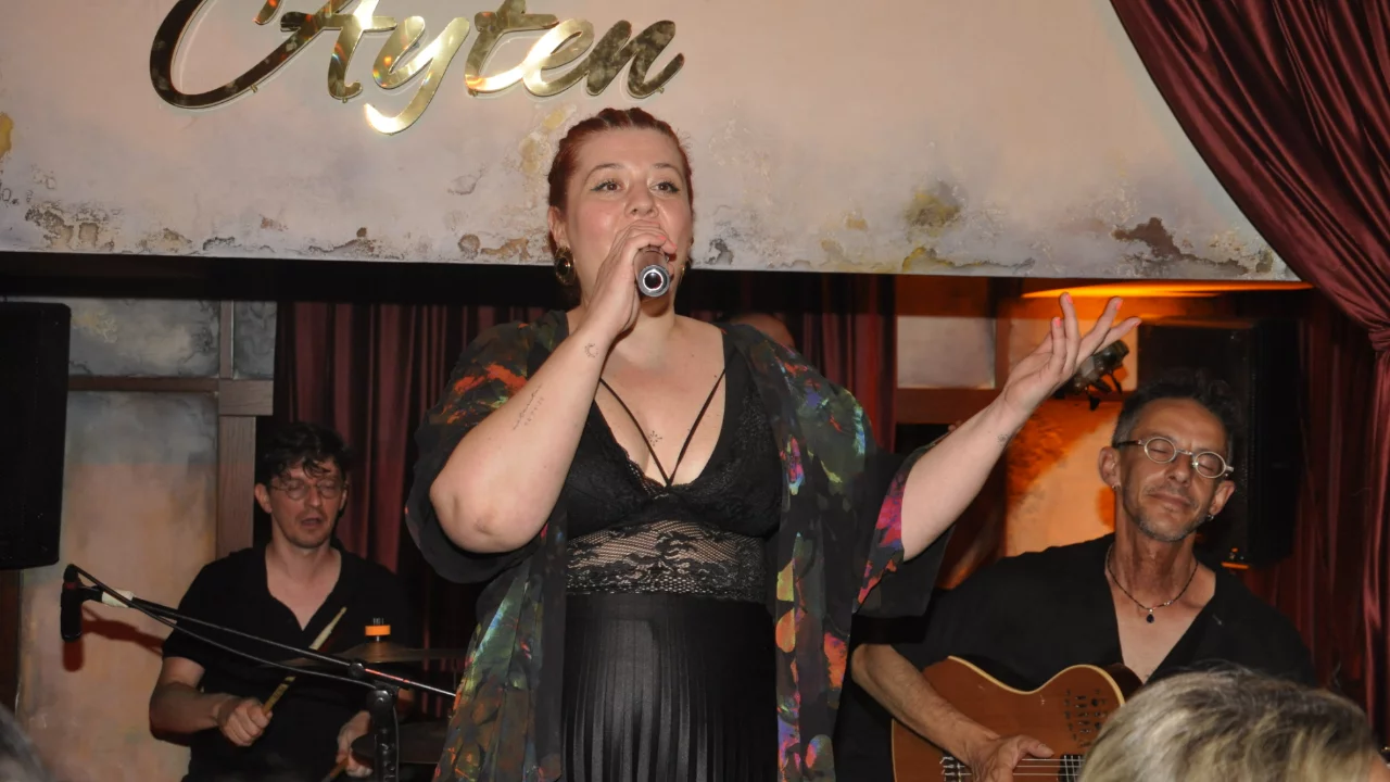 Demet Tuğcu'dan Ayten Meyhane'de unutulmaz performans!