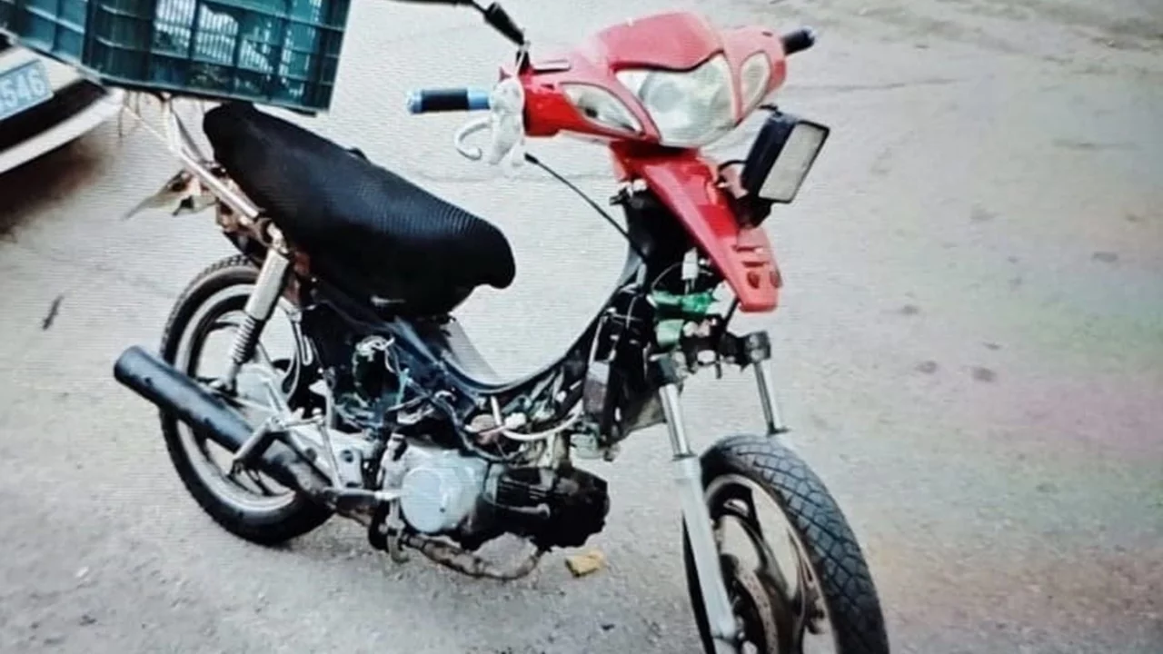 Plakasız motosikletin ehliyetsiz s&uuml;r&uuml;c&uuml;s&uuml;ne 88 bin 500 lira ceza