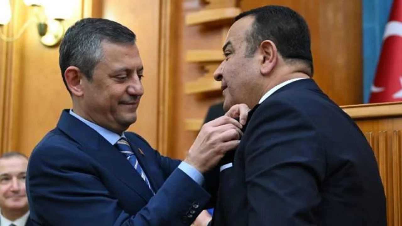 CHP Ankara Milletvekili Adnan Beker partisinden istifa etti