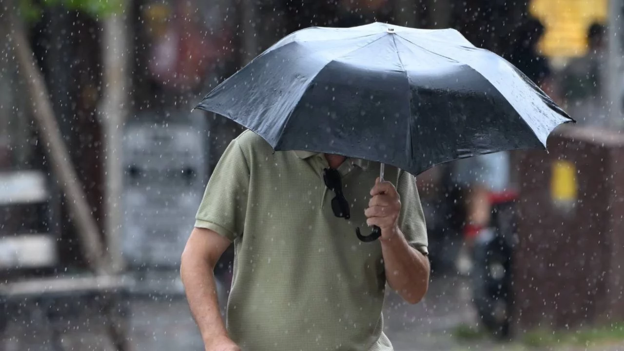 Meteoroloji İstanbul i&ccedil;in tarih verdi: Sağanak yağışlar devam edecek