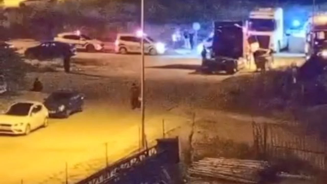 Düğün konvoyunda yolu kapatan tırlara para cezası yağdı!