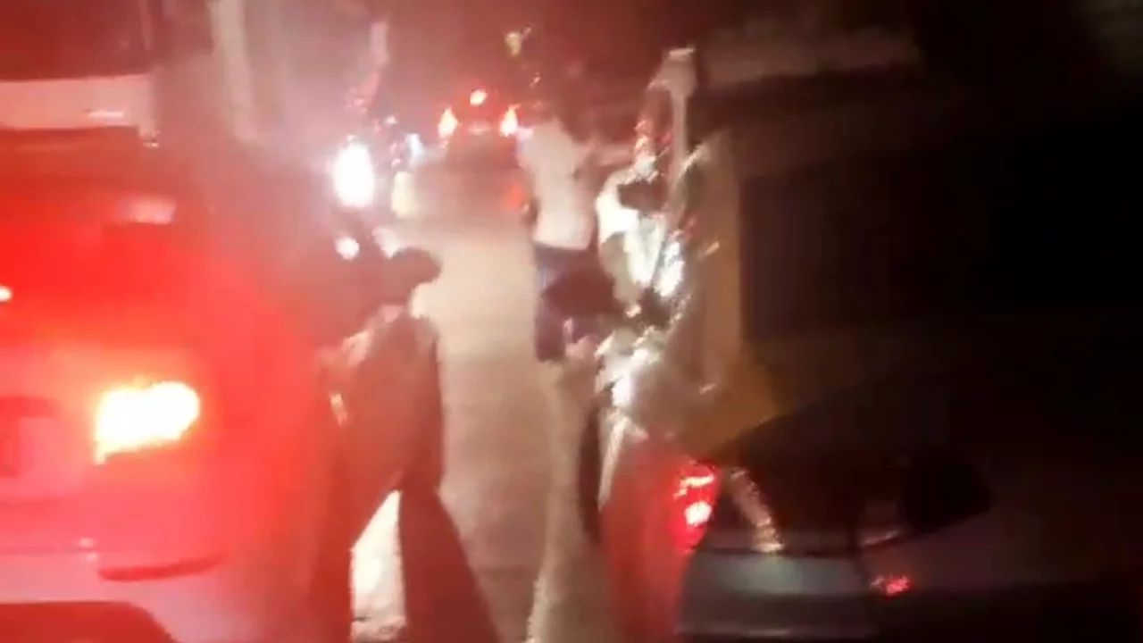 Bursa'da vatandaşı &ccedil;ileden &ccedil;ıkaran manzara! Y&uuml;r&uuml;mek bile imkansızlaştı...