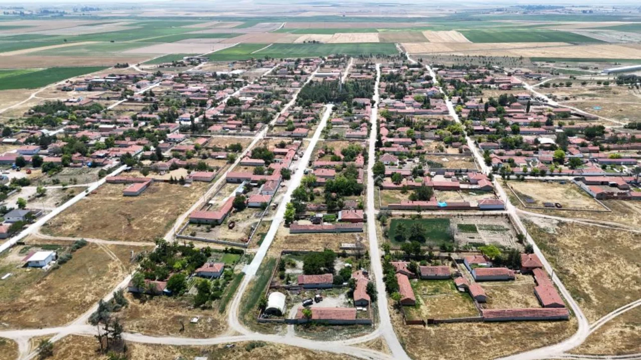 Adeta cetvelle &ccedil;izilmiş gibi... Eski Bursa Valisi'nin adını taşıyan mahalle kendine hayran bırakıyor