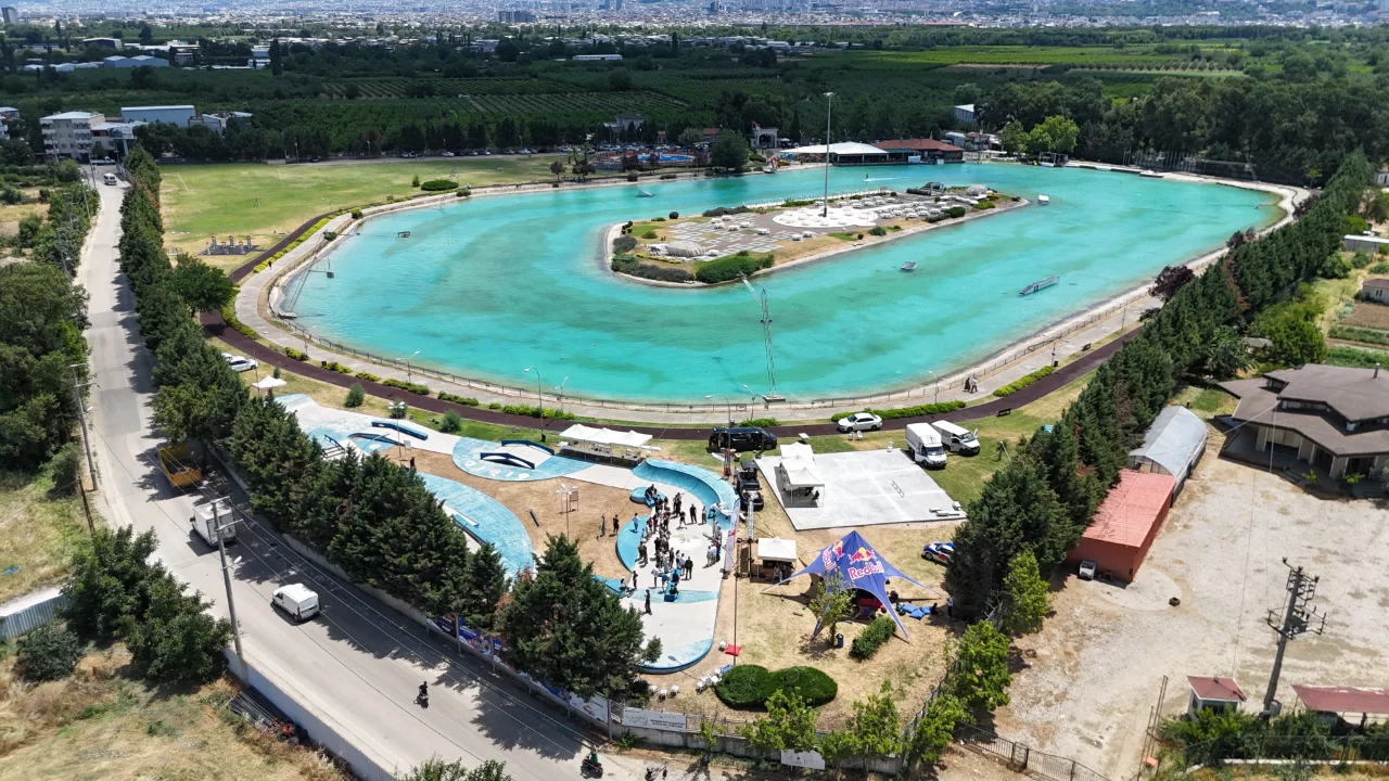 T&uuml;rkiye'nin En İyi Kaykaycıları Osmangazi'de Nefes Kesti