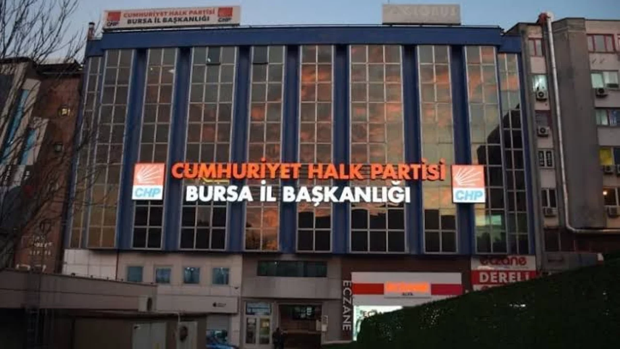 CHP Bursa'da yeni y&ouml;netim belli oldu! 31 kişilik listede kimler var?