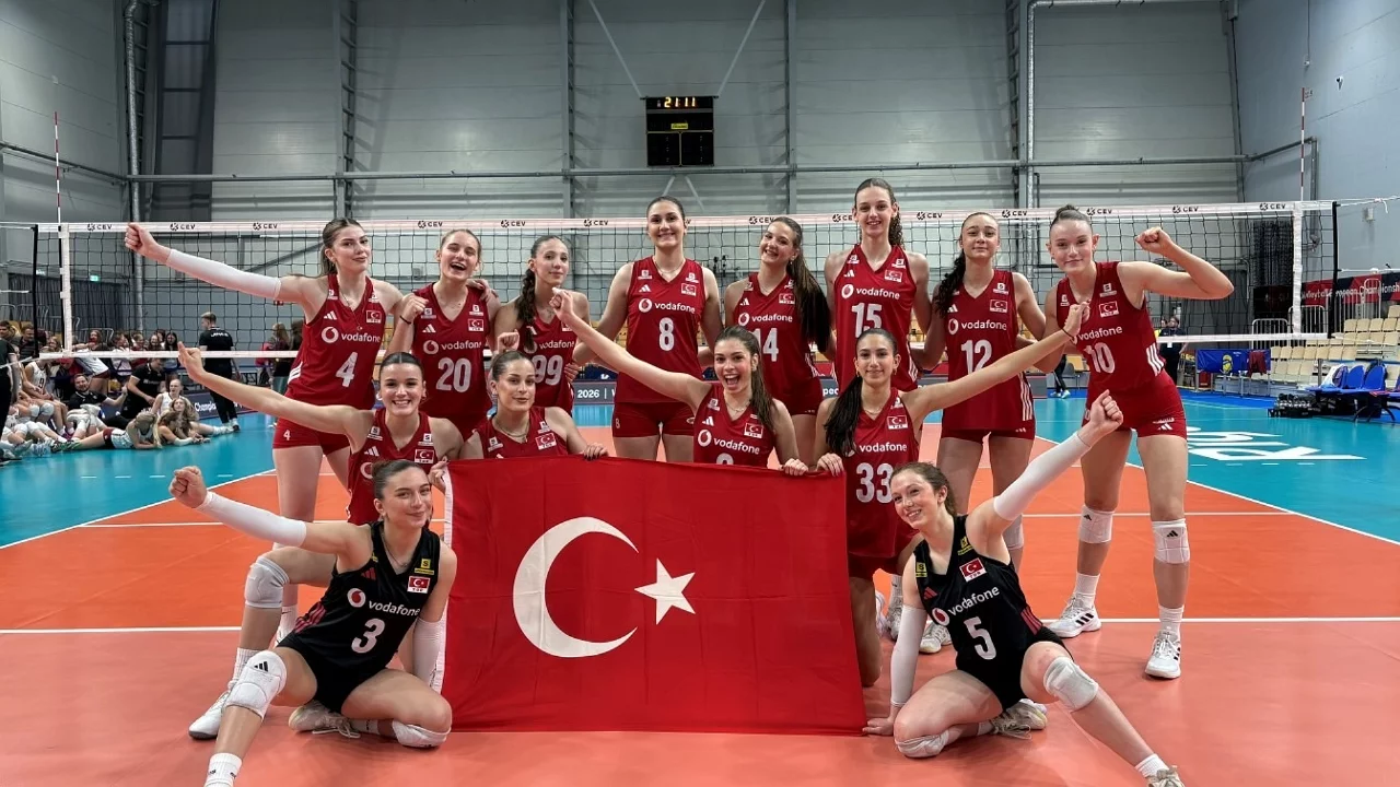 U18 Kadın Voleybol Milli Takımımız kaybetmiyor