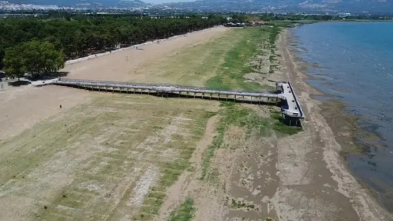 Bursa'da g&ouml;renleri &uuml;zen manzara! Teknelerin yerini &ccedil;ocuklar aldı