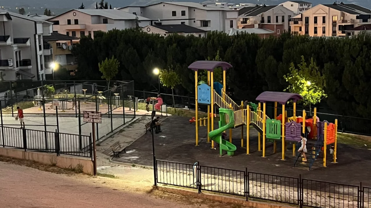 Bursa'da mahalle sakinlerinden geçici yol tepkisi!