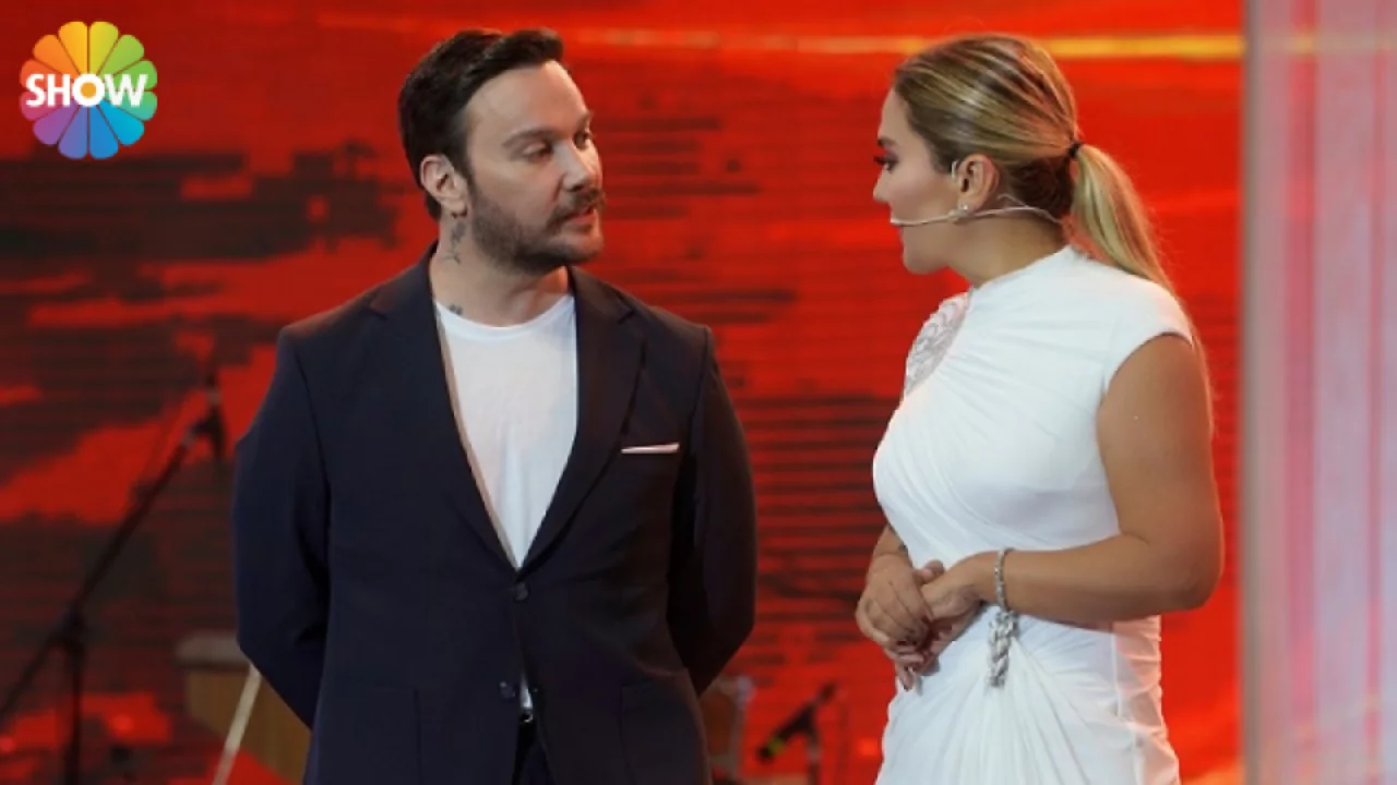 'Yaz Bir Şarkı' yeni b&ouml;l&uuml;m tanıtımı yayınlandı! Show TV programında heyecan y&uuml;kseliyor