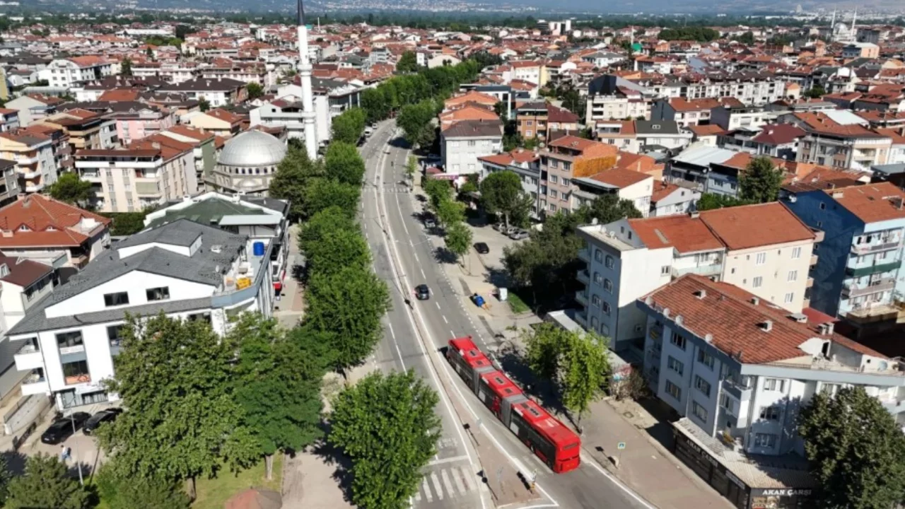 Bursa'nın o ilçesinde tarihi gün! Metrobüs ilk kez denendi...