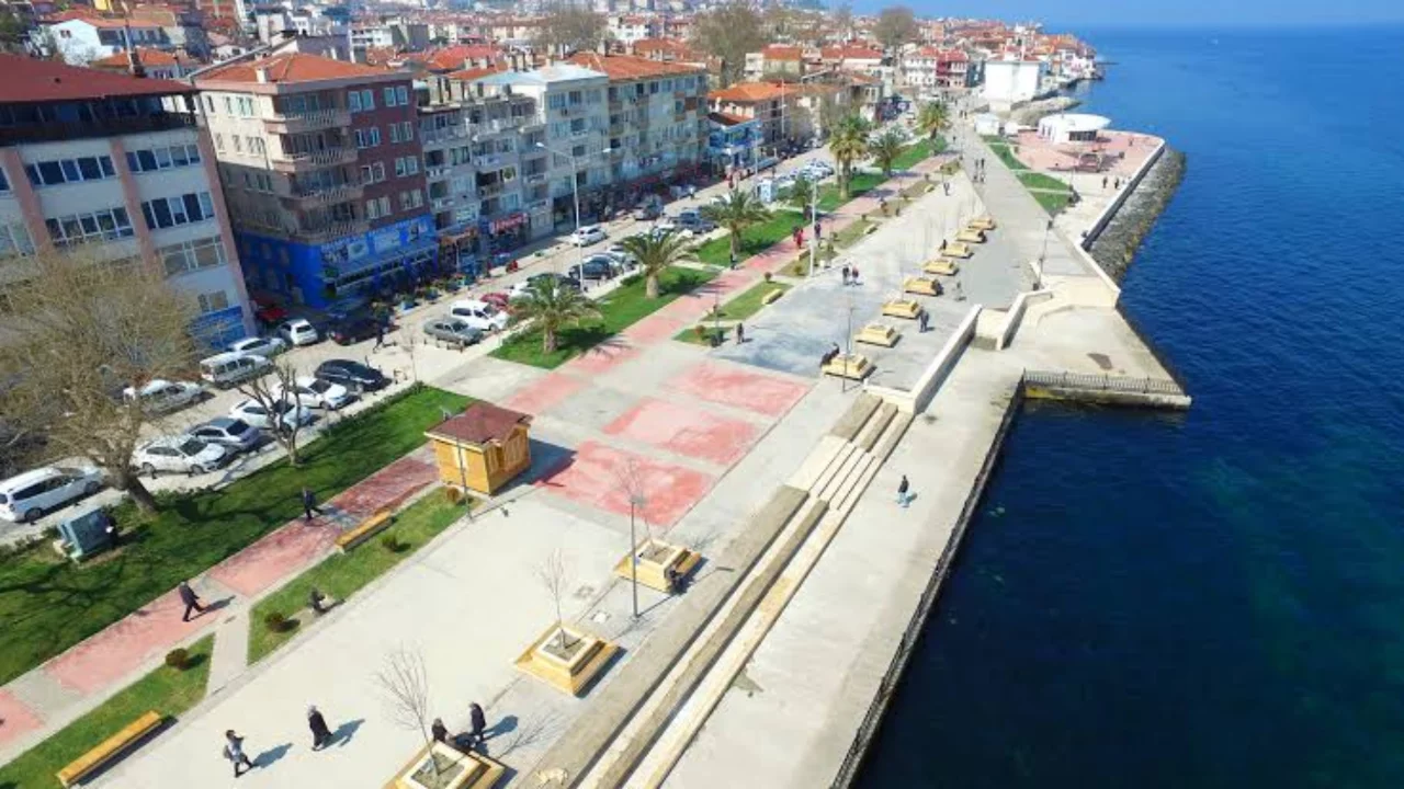 Bursa'da sahil trafiğine b&uuml;y&uuml;k d&uuml;zenleme! O g&uuml;zergah ara&ccedil;lara kapanıyor
