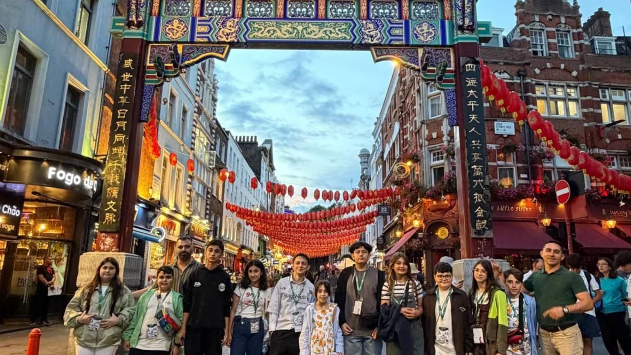 Ekol Koleji Londra'da yeni eğitim k&ouml;pr&uuml;leri kuruyor! Uluslararası projelerde dikkat &ccedil;eken temas