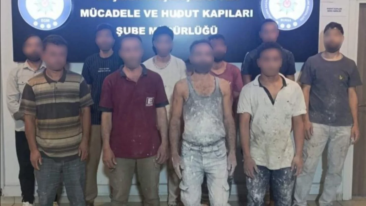 Bursa Nil&uuml;fer'de şok baskın! İşyeri basıldı, 10 iş&ccedil;i yakalandı...