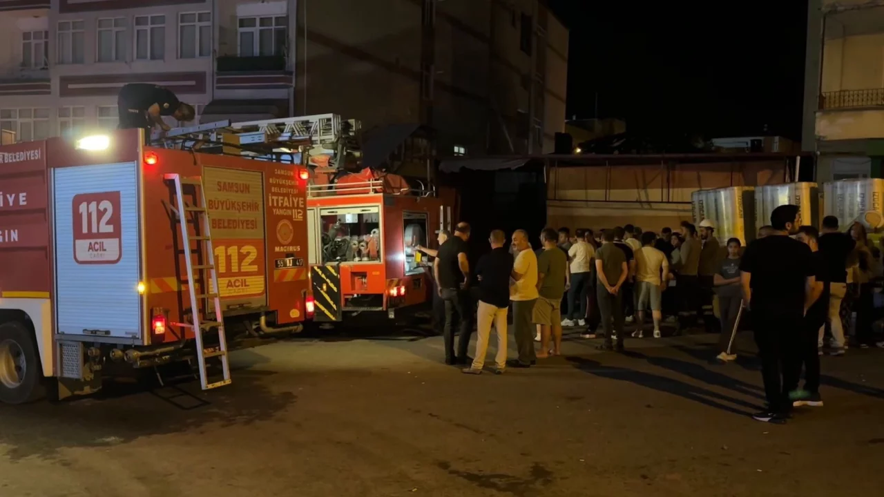 Samsun'da boya deposu alevlere teslim oldu!