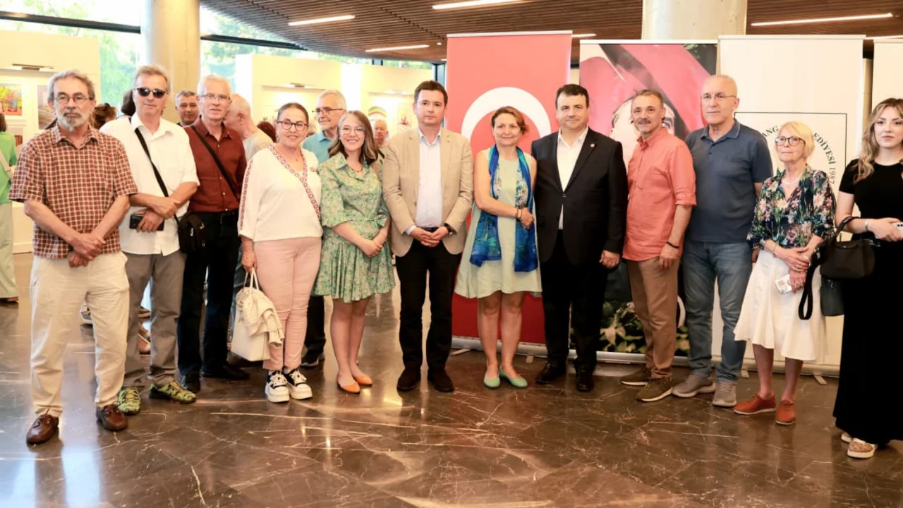 Osmangazi'de Göçün Hikayelerini Karikatürlerle Anlatan Sergi 