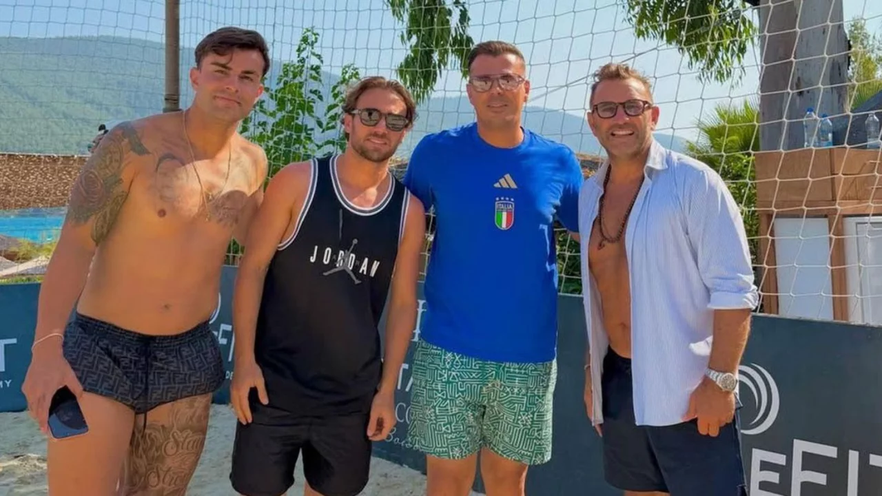 Galatasaraylı yıldızlar Bodrum'da sezon yorgunluğunu atıyor! Okan Buruk ve futbolculardan keyifli tatil