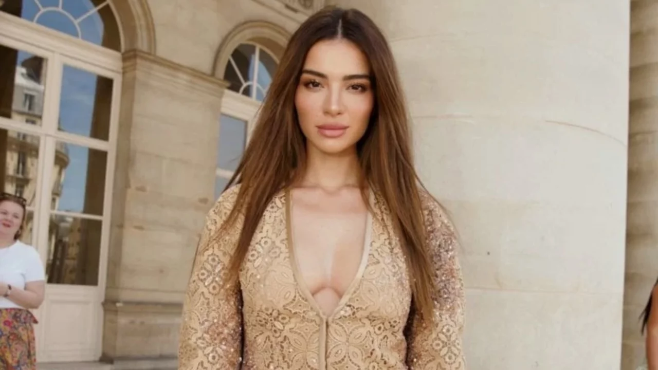 Melisa Aslı Pamuk Paris Moda haftası'nda g&ouml;z kamaştırdı! Yeni kareleri b&uuml;y&uuml;k ilgi g&ouml;rd&uuml;