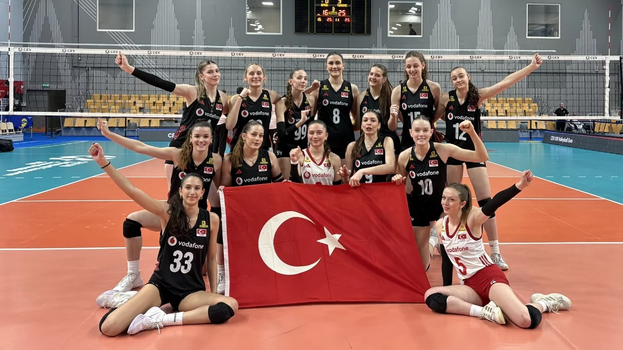 U18 takımımız Avrupa Şampiyonası'nda yarı finalde