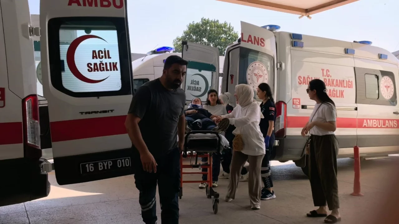 Bursa'da minibüs kazası! Çok sayıda yaralı var...