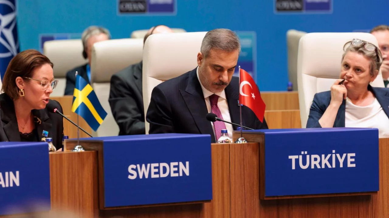Hakan Fidan NATO zirvesi'nde kritik toplantıya katıldı!