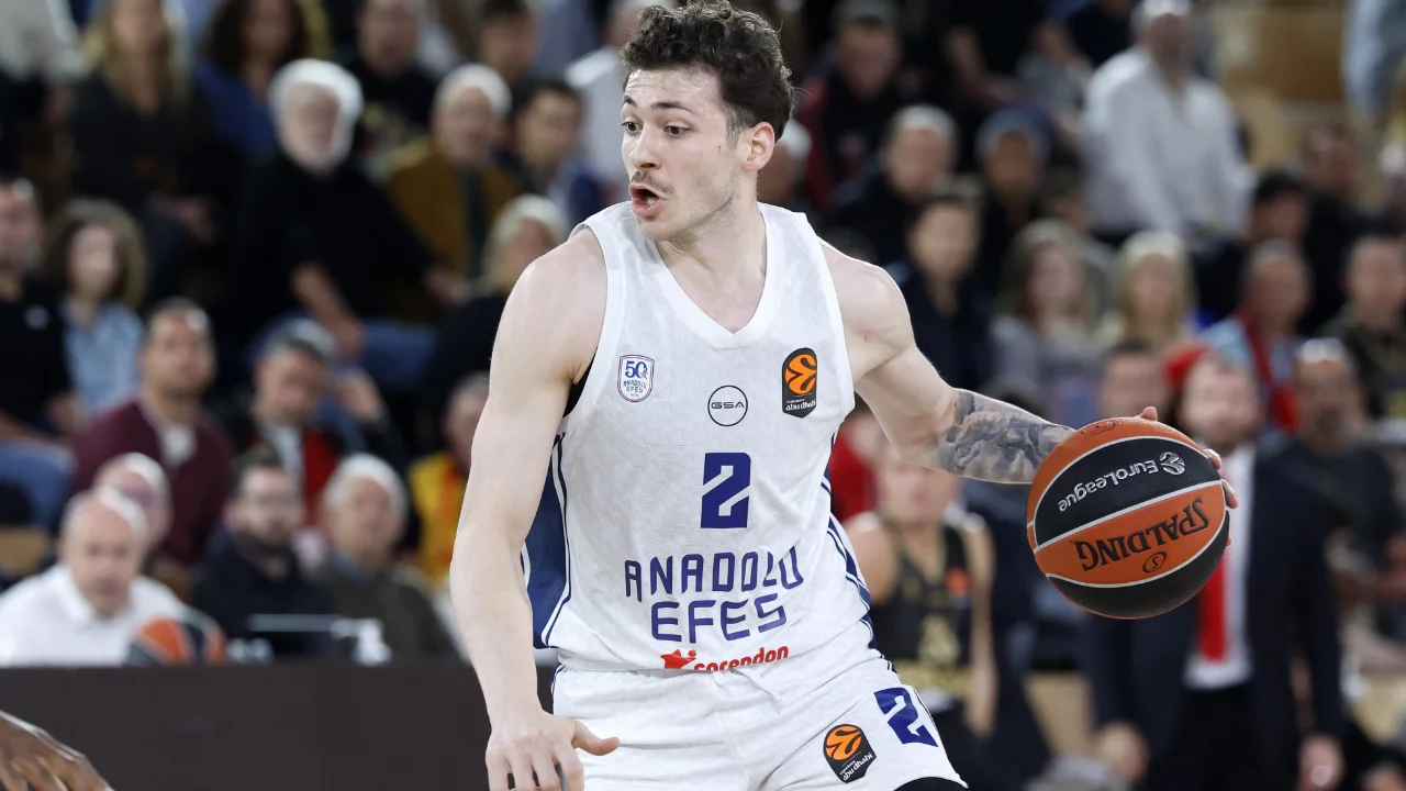 Galatasaray'dan yerli yıldız hamlesi! Milli basketbolcu Şehmus Hazer resmen sarı-kırmızılı