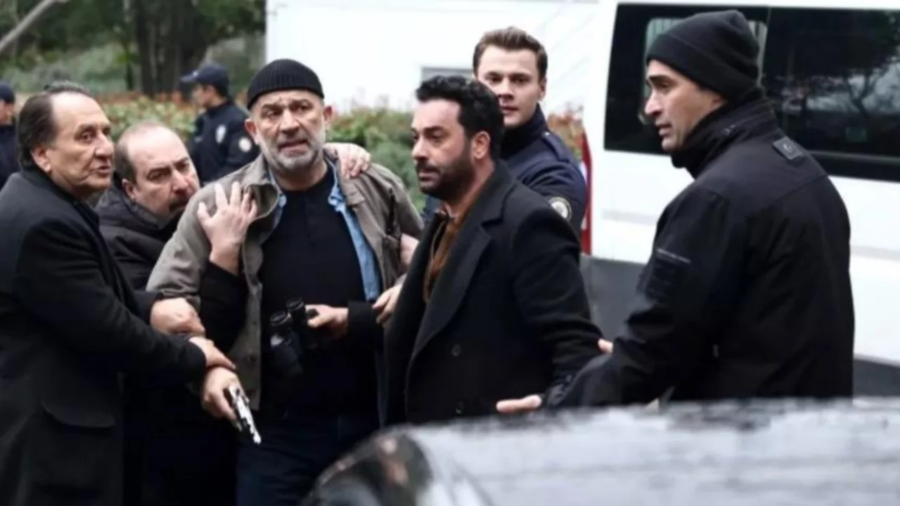 Arka Sokaklar'la ilgili şaşırtan gelişme! Herkes final yapmasını beklerken...