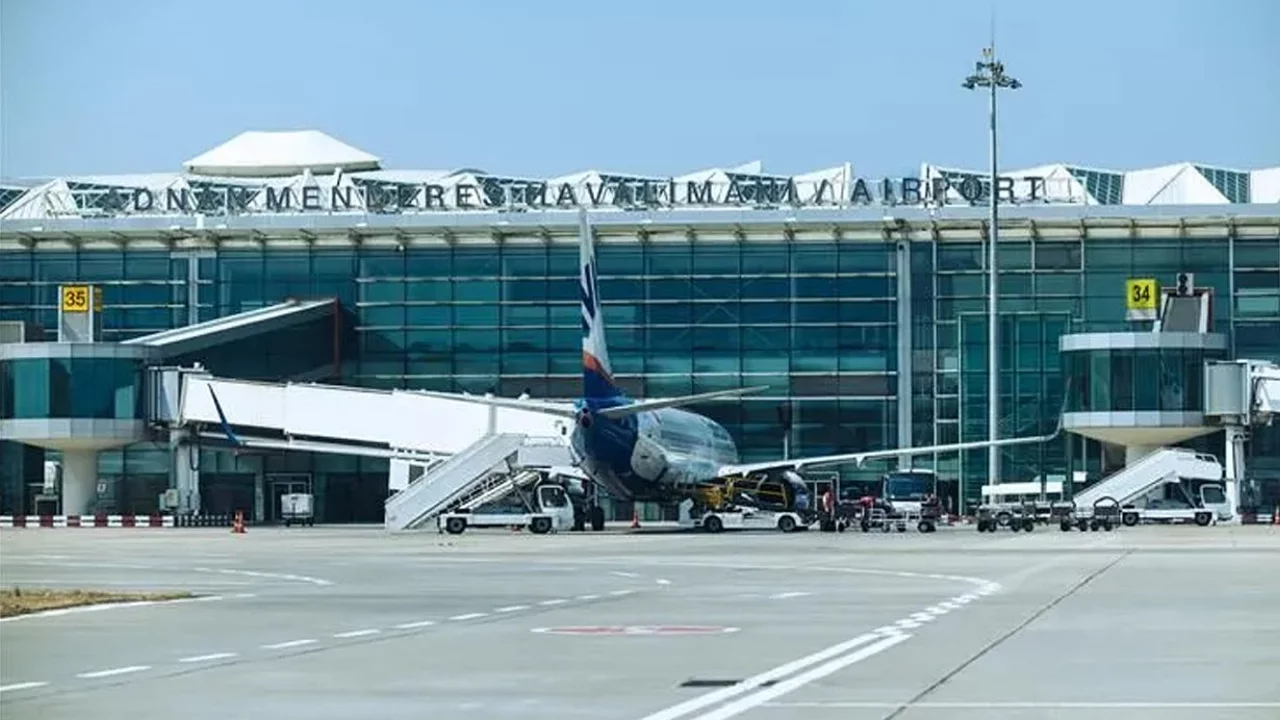 Havalimanında bı&ccedil;ak paniği! 4 polisimiz yaralandı...