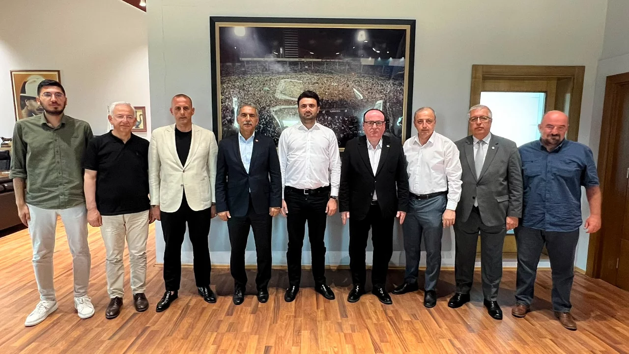 Bursa'da tarihi imza! İlk defa profesyonel liglerde m&uuml;cadele edecek