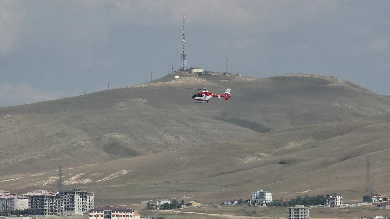 81 yaşındaki kalp hastası ambulans helikopterle sevk edildi