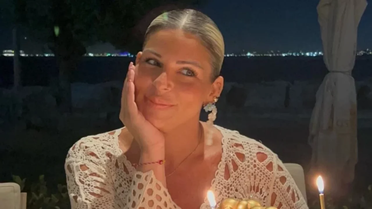 93 kilo vererek bambaşka bir g&ouml;r&uuml;n&uuml;me kavuşan Pelin &Ouml;ztekin'den yeni kareler! Son hali g&uuml;ndem oldu