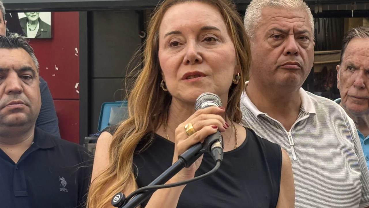 İzmir'de Srebrenitsa Soykırımı unutulmadı! Duygu dolu anma t&ouml;reninde anlamlı mesajlar