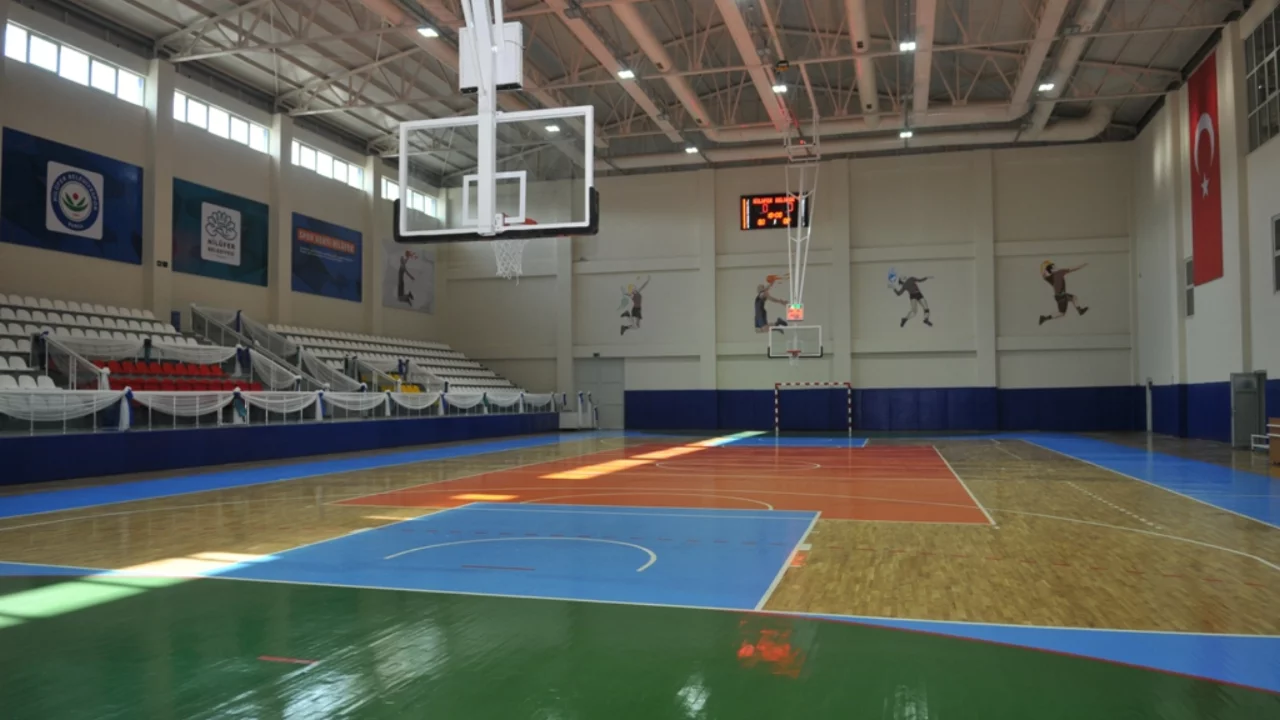 Nilüfer'de basketbol sahaları baştan yenileniyor!